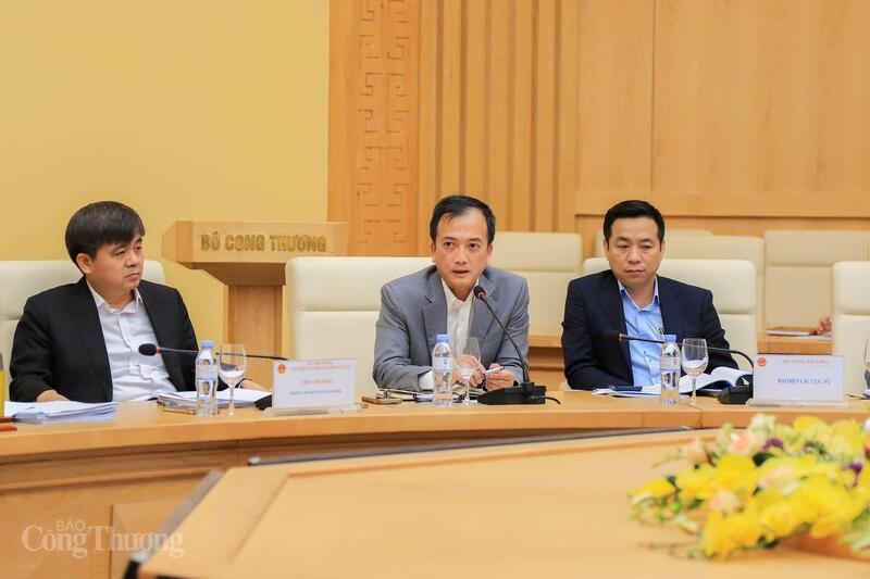 Ban Chính sách, Chiến lược Trung ương làm việc với Bộ Công Thương  - 2