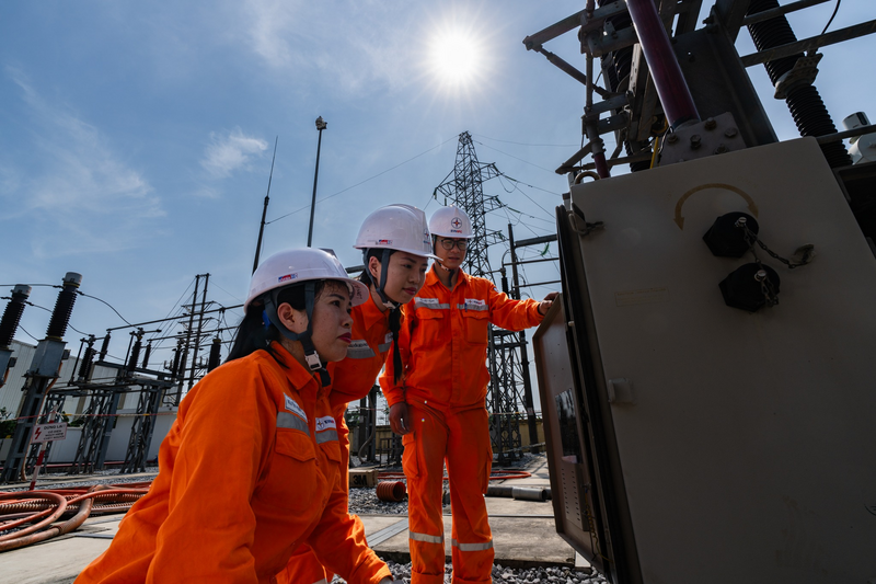 Các nghị quyết trụ cột về năng lượng đang từng bước định hình trục chiến lược dài hạn, không chỉ bảo đảm an ninh năng lượng quốc gia mà còn mở ra dư địa mới cho công nghiệp hóa và chuyển dịch xanh trong giai đoạn phát triển tới. Ảnh: Hồng Nhung