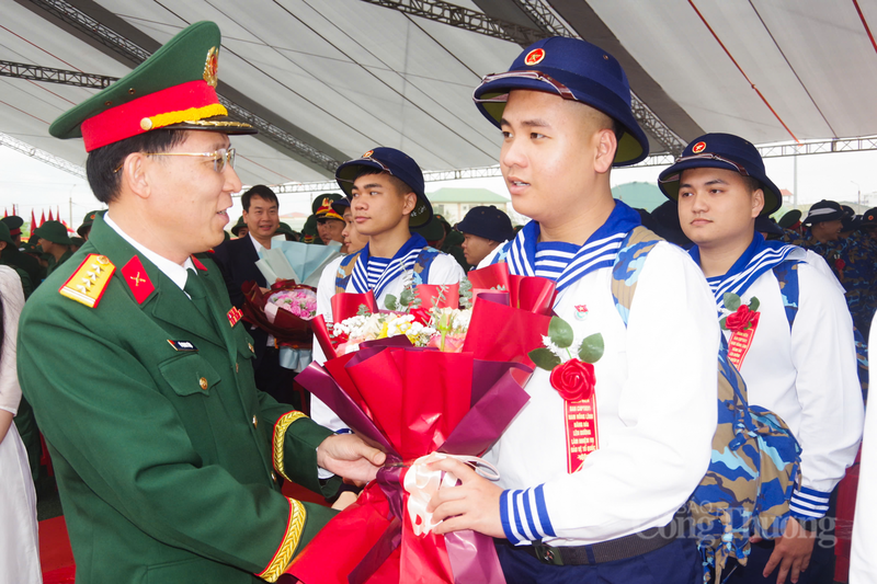 Công tác tuyển quân được các địa phương triển khai đồng bộ, chặt chẽ, đúng quy trình, bảo đảm công khai, dân chủ, công bằng; từ khâu đăng ký, sơ tuyển, khám tuyển đến xét duyệt chính trị, chính sách.