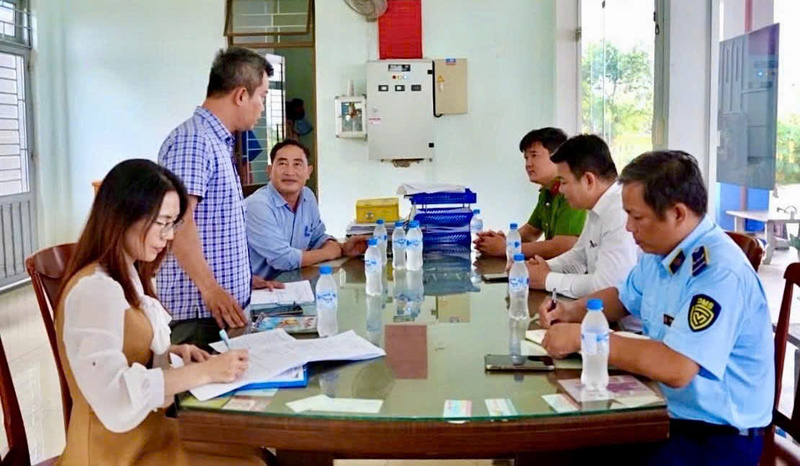 Các doanh nghiệp được yêu cầu quan tâm chia sẻ lợi nhuận hợp lý với các đại lý và cửa hàng bán lẻ xăng dầu, duy trì hoạt động ổn định của hệ thống phân phối, tránh tình trạng gián đoạn nguồn cung trong mọi tình huống. Ảnh: Nguyễn Dương