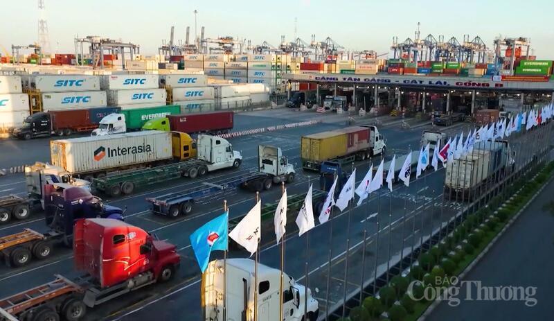 Với câu chuyện tăng trưởng mạnh, vị trí địa chiến lược trong chuỗi cung ứng toàn cầu, và nay được nâng hạng theo một lộ trình đã rõ ràng,TTCK Việt Nam có cơ hội thu hút sự chú ý rất lớn từ cộng đồng đầu tư quốc tế.