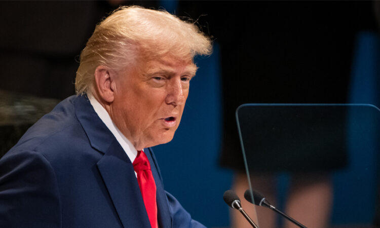 Tổng thống Mỹ Donald Trump không hài lòng với NATO, vì không tham gia chiến dịch quân sự tại Trung Đông. Ảnh: U.S. Embassy in Uruguay.