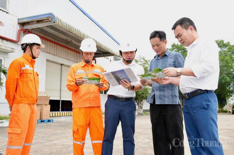 Tại Quảng Trị, đã có 163 khách hàng lớn trong lĩnh vực sản xuất, kinh doanh cam kết tham gia chương trình điều chỉnh phụ tải