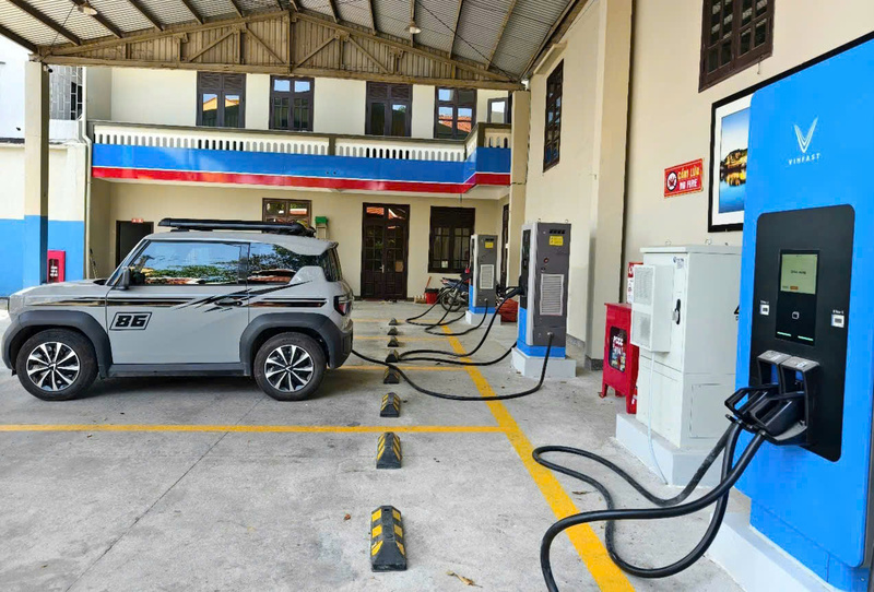 Thành phố Huế khuyến khích đầu tư hạ tầng trạm sạc, từng bước chuyển đổi sử dụng giao thông điện. Ảnh: Nguyễn Tuấn