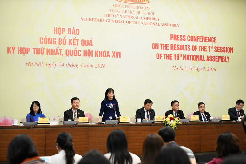 Trong thời gian diễn ra Kỳ họp, Quốc hội đã xem xét, thông qua 9 luật và 5 nghị quyết quy phạm pháp luật.