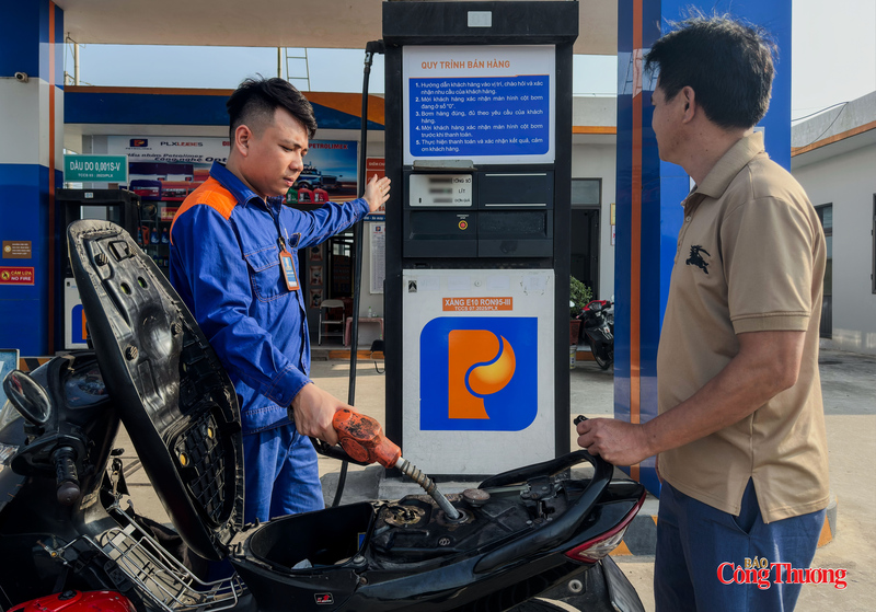 Người dân xã Quỳnh Phụ phấn khởi, chủ động tiếp nhận dòng xăng mới, sau 2 ngày vận hành, đa số khách hàng đều tin tưởng vào chất lượng và sự tương thích của E10 với phương tiện cá nhân.