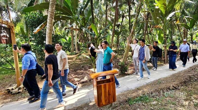 Với lợi thế sông nước đặc trưng cùng sự đầu tư bài bản về dịch vụ, tỉnh Vĩnh Long đang dần khẳng định vị thế là điểm đến hấp dẫn trong khu vực Đồng bằng sông Cửu Long, đặc biệt trong các dịp cao điểm du lịch như lễ, Tết.