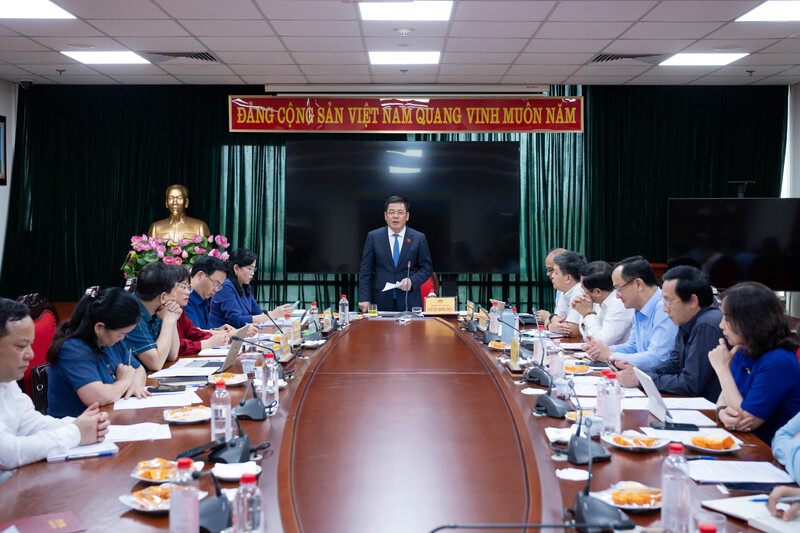 Phó Chủ tịch Quốc hội Nguyễn Hồng Diên phát biểu tại cuộc làm việc với Ủy ban Khoa học, Công nghệ và Môi trường.