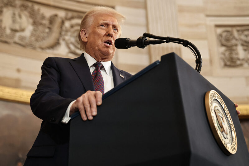 Tổng thống Mỹ Donald Trump thông báo dừng chiến dịch hỗ trợ tàu qua Hormuz. Ảnh: Getty Image.