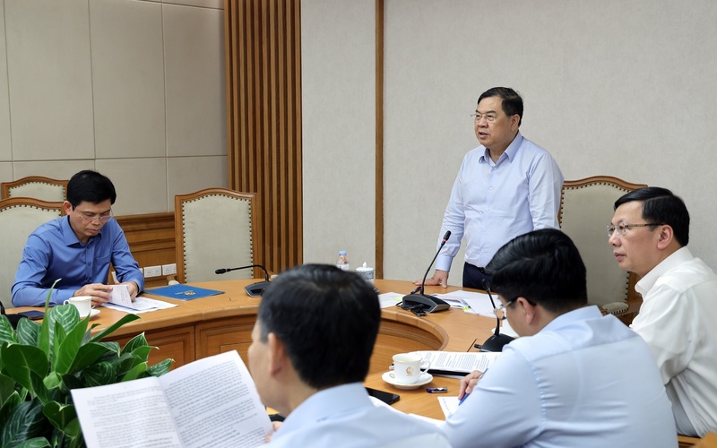 Phó Thủ tướng Thường trực Chính phủ Phạm Gia Túc chủ trì cuộc họp nghe báo cáo về tình hình thực hiện và đề cương lập, điều chỉnh Quy hoạch hệ thống cảng hàng không toàn quốc thời kỳ 2021 - 2030 - Ảnh: VGP/Phương Nguyên
