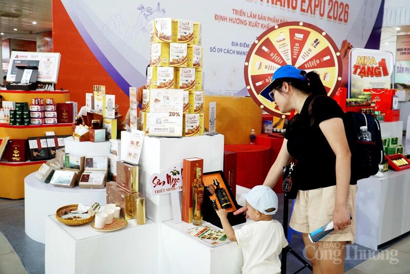 Nhiều doanh nghiệp đang chờ gỡ vướng về cấp mã số cơ sở trồng và chỉ dẫn địa lý để xuất khẩu các sản phẩm từ sâm Ngọc Linh.