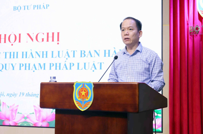 Bộ trưởng Bộ Tư pháp Hoàng Thanh Tùng phát biểu khai mạc hội nghị. Ảnh: Trung Kiên