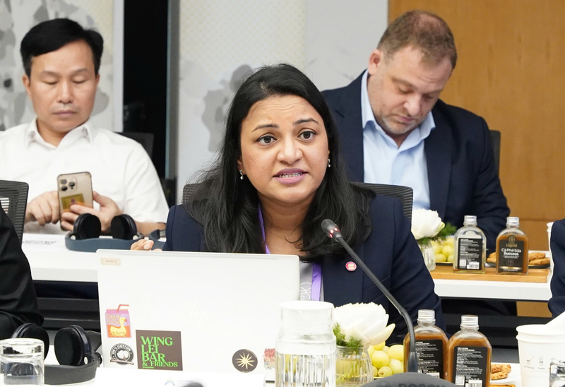 Bà Sumitra Jayaseelan, đại diện Ban Thư ký ASEAN chia sẻ tại Tọa đàm. Ảnh: Diệu Linh
