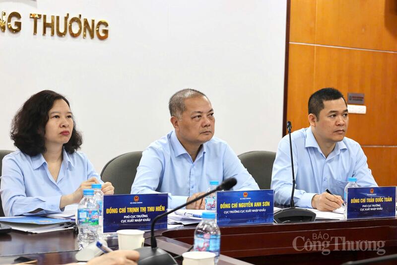Lãnh đạo Cục Xuất nhập khẩu (Bộ Công Thương) tham dự hội nghị.