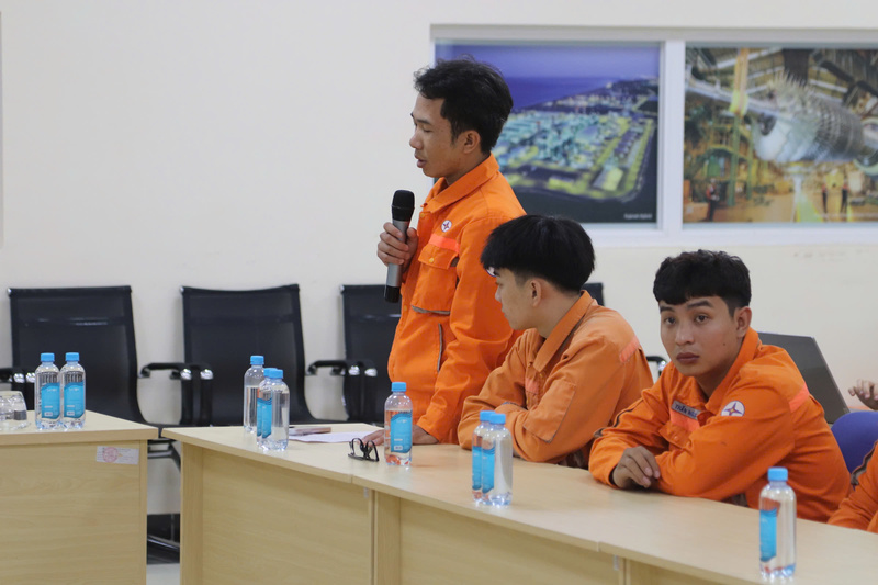 Đại diện ATVSV trình bày tham luận tại Hội nghị.