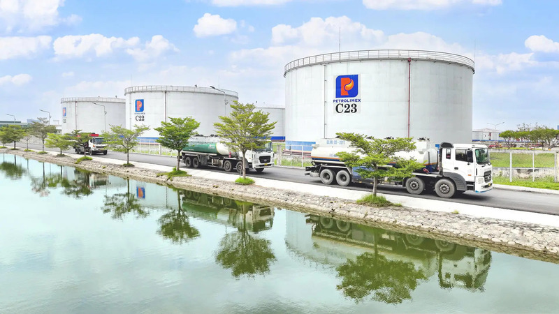 Tổng kho Xăng dầu Nhà Bè. Ảnh: Petrolimex Sài Gòn