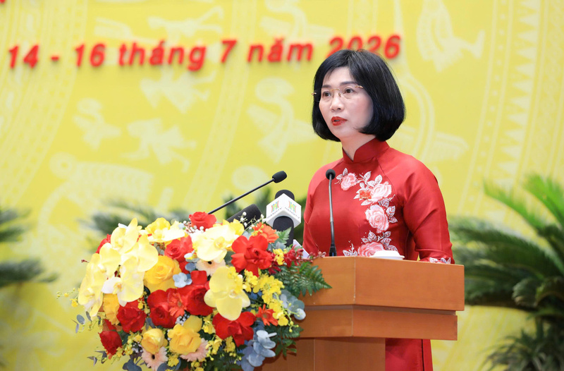 Chủ tịch Hội đồng nhân dân thành phố Hà Nội Phùng Thị Hồng Hà phát biểu khai mạc kỳ họp. Ảnh: BTC