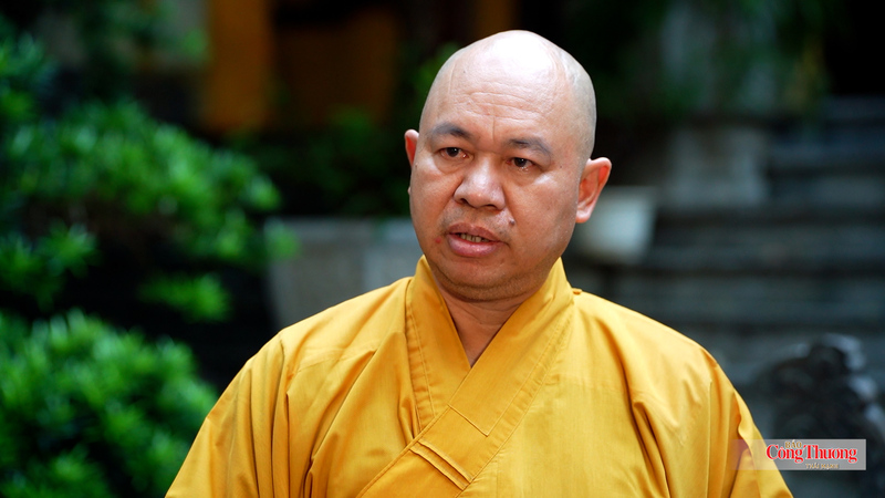 Thượng tọa Thích Đức Thiện - Phó Chủ tịch, Tổng Thư ký Hội đồng Trị sự Giáo hội Phật giáo Việt Nam nhấn mạnh: 'Tháng 7 năm nay là một thời khắc vô cùng sâu lắng và thiêng liêng, càng ý nghĩa hơn bởi mỗi người Việt Nam chúng ta đang thực hiện mệnh lệnh của trái tim trong chiến dịch 500 ngày đêm quy tập, tìm kiếm, xác định hài cốt và danh tính các liệt sĩ'.