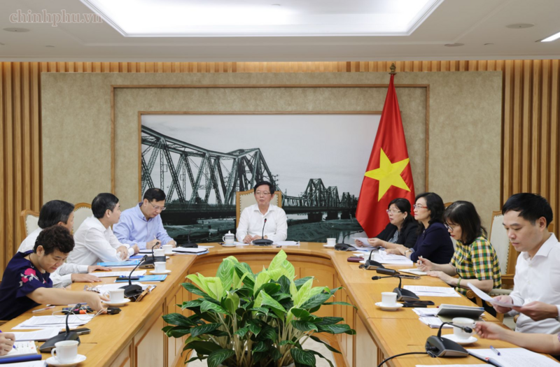 Phó Thủ tướng Hồ Quốc Dũng chủ trì cuộc họp nhằm giải quyết vướng mắc liên quan đến thu hồi đất của Tổng Công ty Giấy Việt Nam trên địa bàn tỉnh Phú Thọ - Ảnh: VGP/Gia Huy