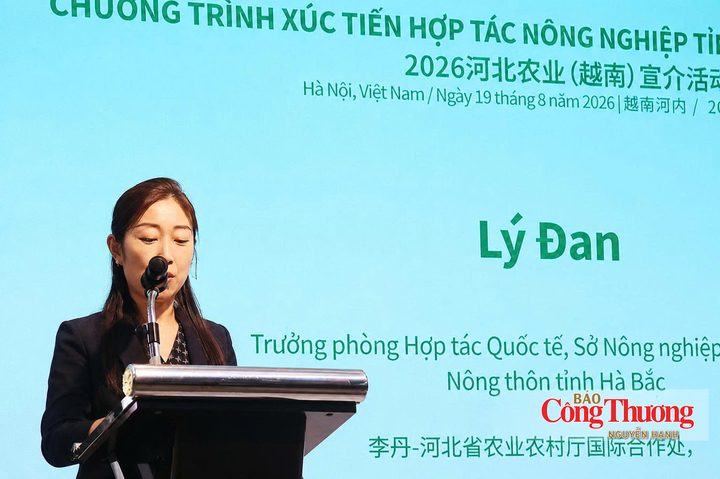 Bà Lý Đan, Trưởng phòng Hợp tác Quốc tế, Sở Nông nghiệp và Phát triển nông thôn tỉnh Hà Bắc phát biểu tại sự kiện.