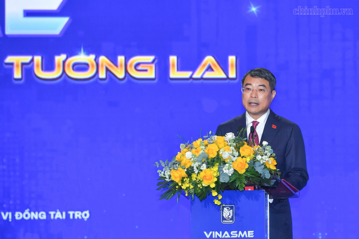 Thủ tướng Chính phủ Lê Minh Hưng phát biểu tại lễ kỷ niệm 20 năm thành lập và đón nhận Huân chương Lao động hạng Nhất của Hiệp hội Doanh nghiệp nhỏ và vừa Việt Nam - Ảnh: chinhphu.vn/Nhật Bắc