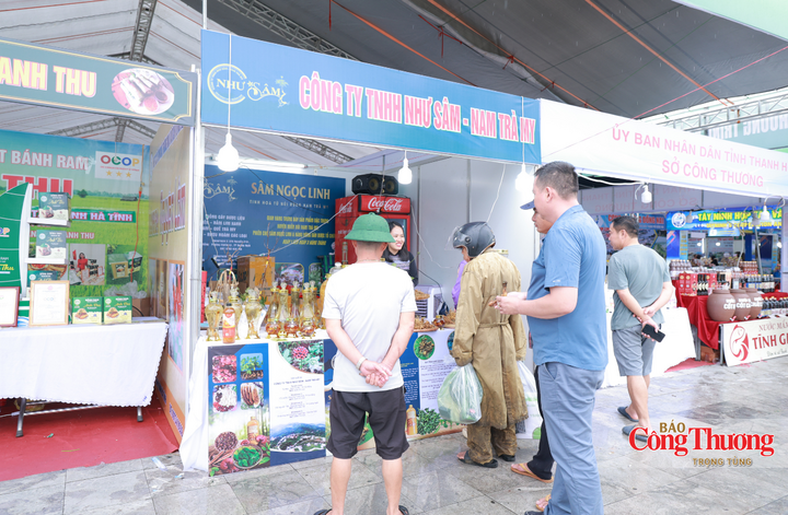 Doanh nghiệp sâm Ngọc Linh thu về hơn 600 triệu đồng tại hội chợ miền Trung - Tây Nguyên - 2