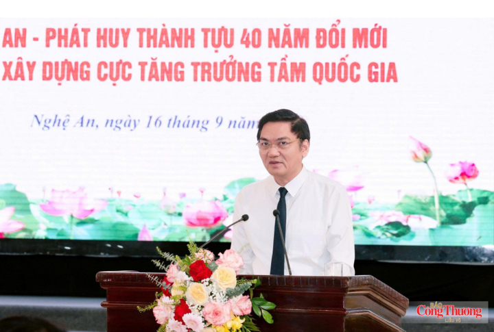 Phó Bí thư Thường trực Tỉnh ủy, Chủ tịch HĐND tỉnh Nghệ An Hoàng Nghĩa Hiếu phát biểu tổng kết hội thảo.