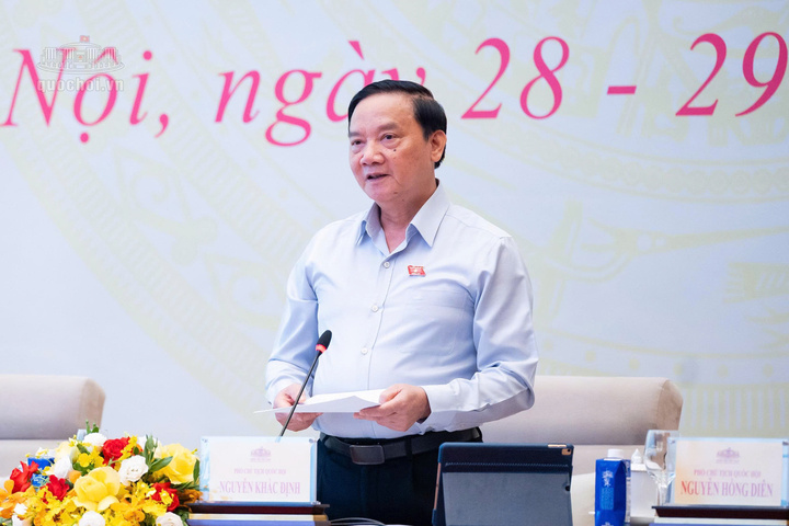 Phó Chủ tịch Quốc hội Nguyễn Khắc Định phát biểu mở đầu nội dung hội nghị. Ảnh: Quochoi.vn