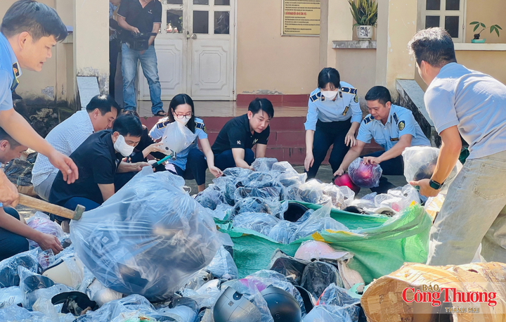 Danh mục tiêu hủy gồm nhiều nhóm hàng hóa như quần áo, hàng dệt may, túi xách, giày dép, mắt kính, mũ bảo hiểm,...
