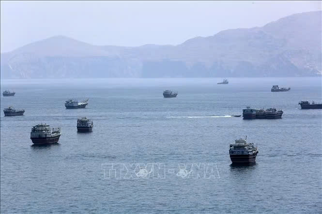 Eo biển Hormuz.