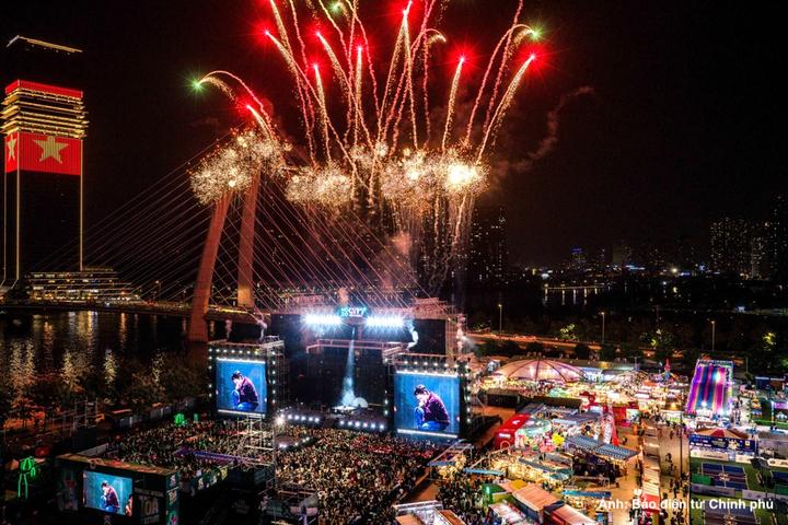 Khán giả TP. Hồ Chí Minh tại Lễ hội âm nhạc Hozo City Tết Fest.